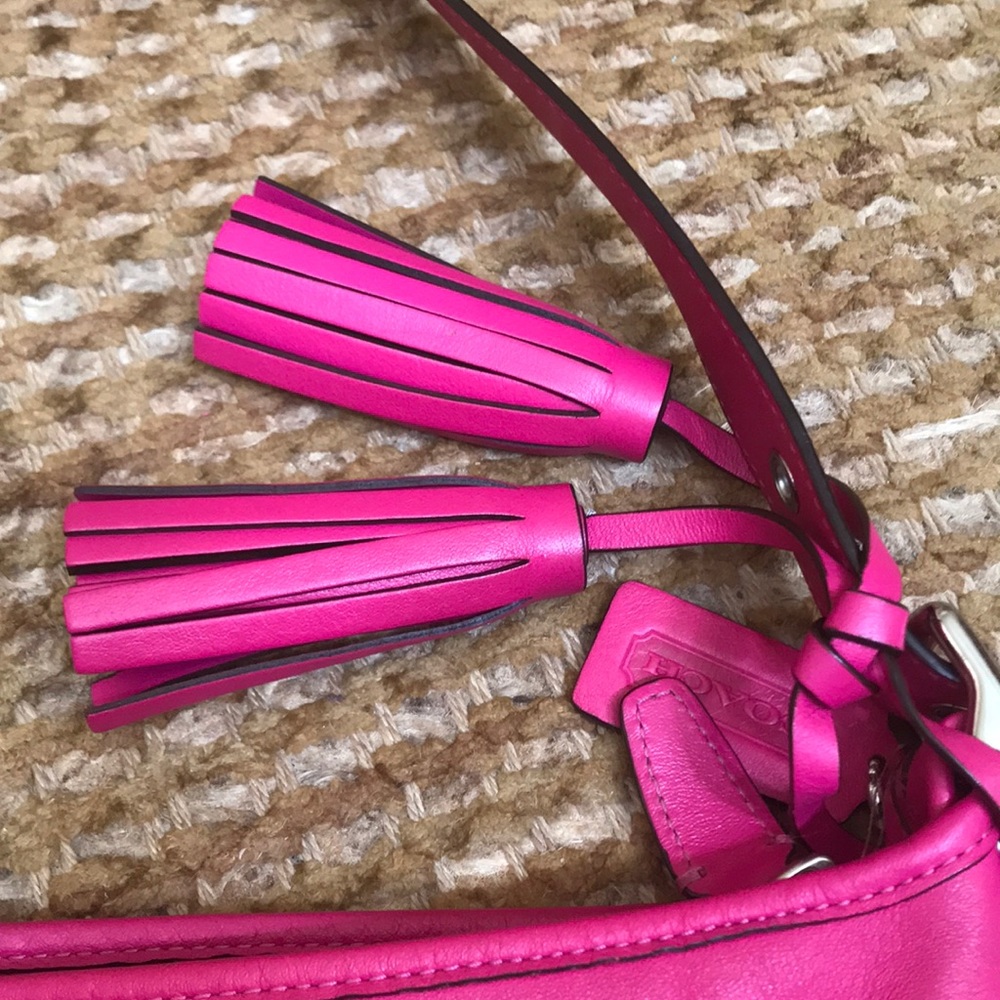 Coach leather hobo shoulder bag in pink! - Picture 3 of 5